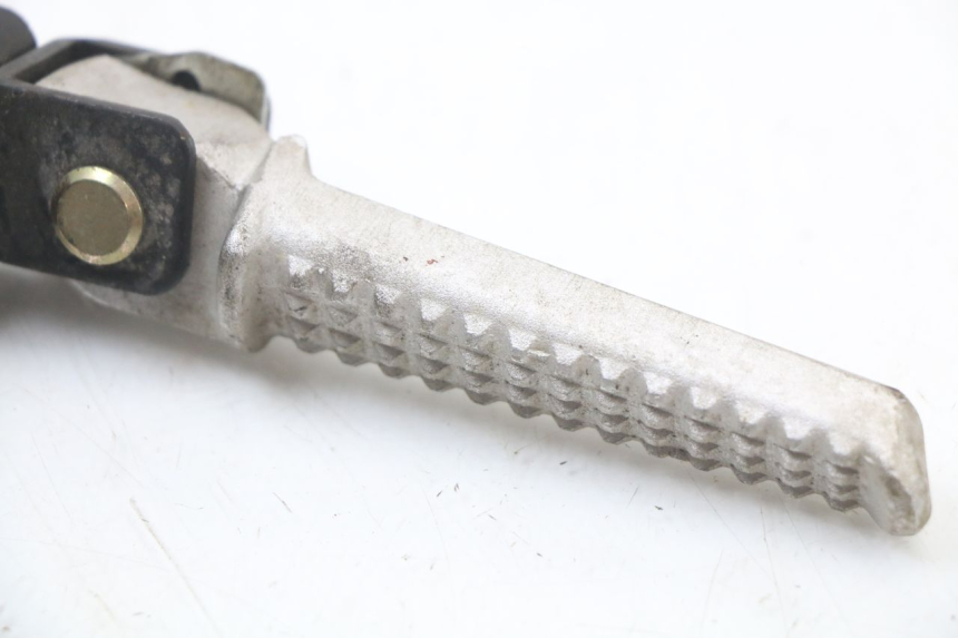 photo de PIASTRA PEDANA POSTERIORE DESTRA DAELIM A-FOUR 2T 50 (2005 - 2012) - Zoom sullo stato d'uso