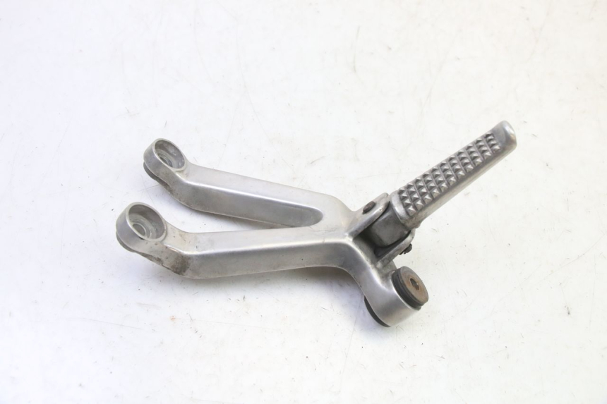 photo de PEDANA POSTERIORE DESTRA SUPPORTO HONDA CBR RR FIREBLADE 900 (1992 - 1994) - Vista principale