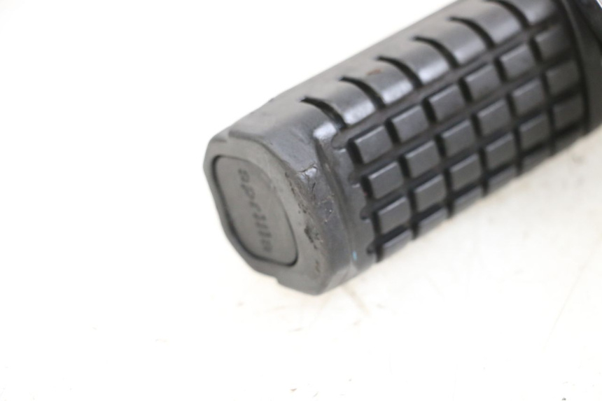 photo de PEDANA POSTERIORE DESTRA SUPPORTO APRILIA CLASSIC 125 (1995 - 2001) - Dettaglio del componente