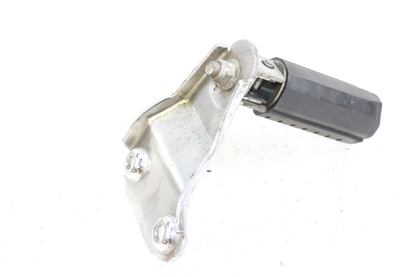 photo de PEDANA POSTERIORE DESTRA SUPPORTO APRILIA CLASSIC 125 (1995 - 2001) - Primo piano tecnico