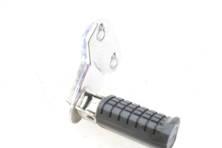 photo de PEDANA POSTERIORE DESTRA SUPPORTO APRILIA CLASSIC 125 (1995 - 2001) - Dettagli dei punti di fissaggio