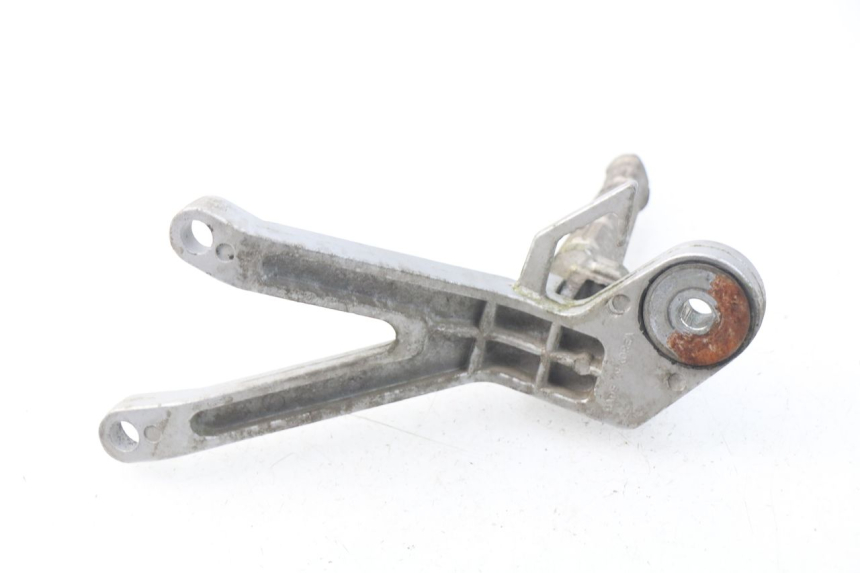 photo de PIASTRA PEDANA POSTERIORE DESTRA HYOSUNG COMET GTR 125 (2007 - 2014) - Primo piano tecnico