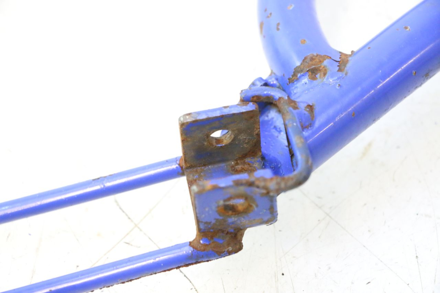 photo de PEDANA POSTERIORE DESTRA SUPPORTO SUZUKI DR S 600 (1985 - 1989) - Primo piano tecnico