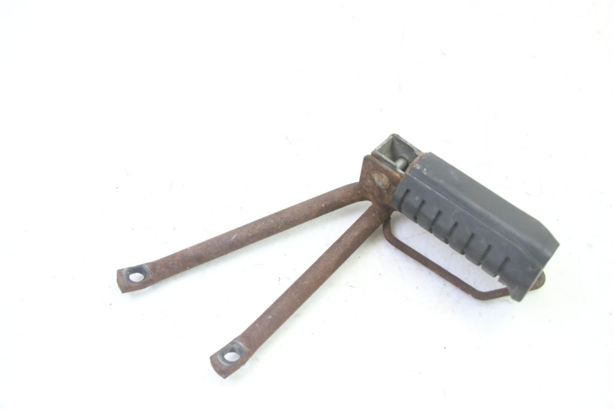 photo de PEDANA POSTERIORE DESTRA SUPPORTO APRILIA ETX 125 (1998 - 2002) - Primo piano tecnico