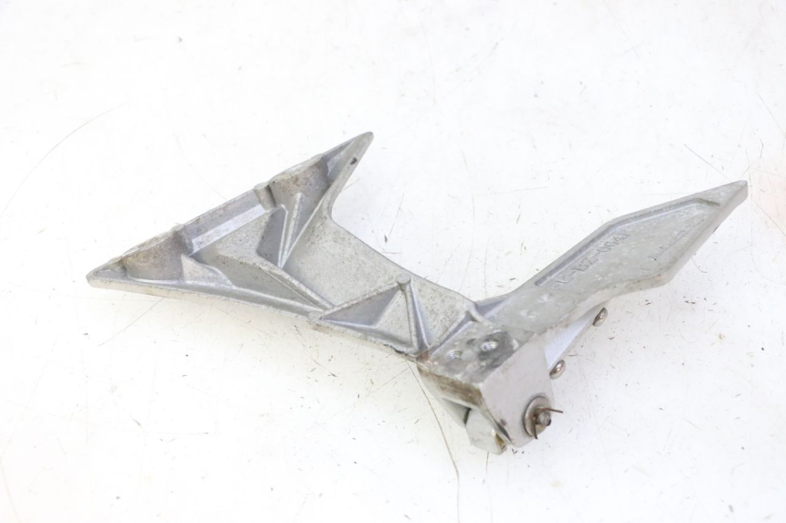 photo de PEDANA POSTERIORE DESTRA SUPPORTO STAHO FH 50 (2018 - 2019) - Primo piano tecnico