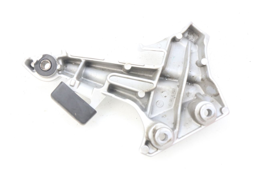 photo de PIASTRA PEDANA POSTERIORE DESTRA YAMAHA FJR ABS 1300 (2016 - 2020) - Dettaglio del componente