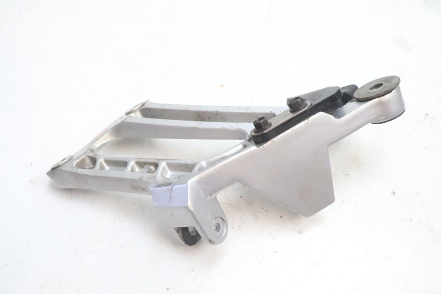 photo de PEDANA POSTERIORE DESTRA SUPPORTO YAMAHA FJR 1300 (2001 - 2005) - Altra angolazione