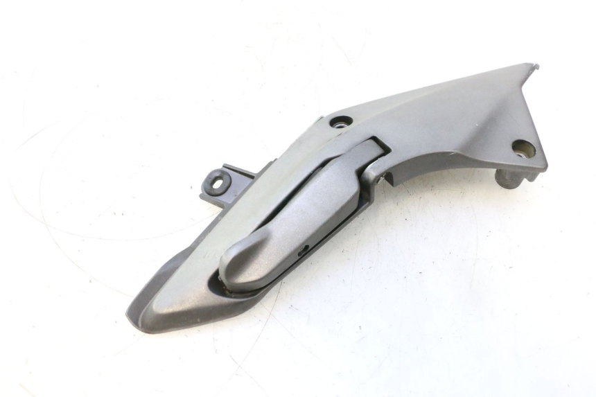 photo de PEDANA POSTERIORE DESTRA SUPPORTO HONDA FJS SILVER WING SILVERWING 400 (2005 - 2008) - Dettaglio del componente