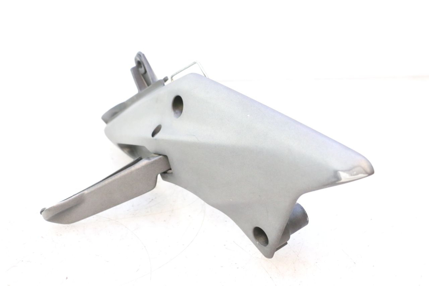 photo de PEDANA POSTERIORE DESTRA SUPPORTO HONDA FJS SILVER WING SILVERWING 400 (2005 - 2008) - Dettagli dei punti di fissaggio