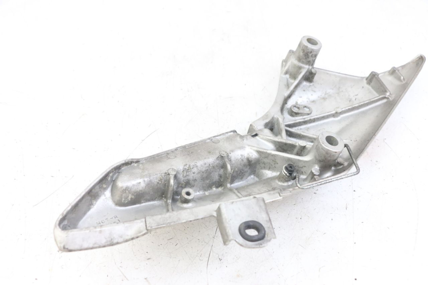 photo de PEDANA POSTERIORE DESTRA SUPPORTO HONDA FJS SILVERWING SILVER WING 600 (2001 - 2010) - Primo piano tecnico