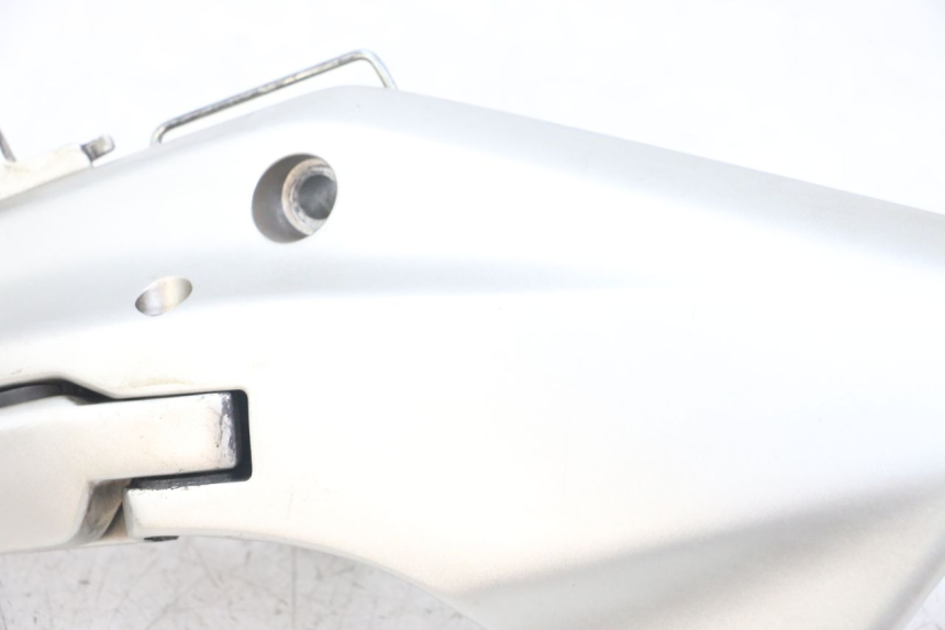 photo de PEDANA POSTERIORE DESTRA SUPPORTO HONDA FJS SILVERWING SILVER WING 600 (2001 - 2010) - Marcature e riferimenti originali