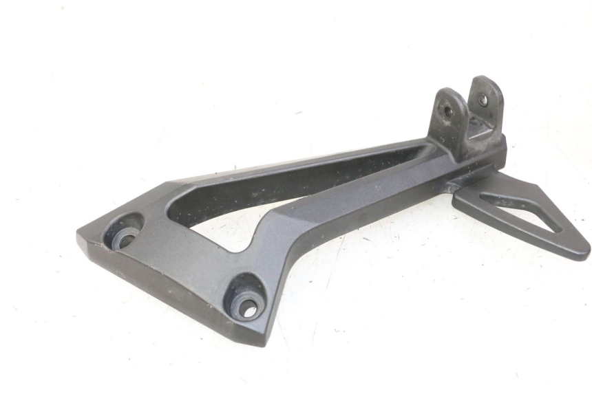 photo de PEDANA POSTERIORE DESTRA SUPPORTO YAMAHA FZ6 FAZER S2 600 (2007 - 2011) - Altra angolazione