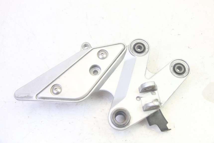 photo de PEDANA POSTERIORE DESTRA SUPPORTO YAMAHA FZ6 N FAZER 600 (2004 - 2006) - Vista principale