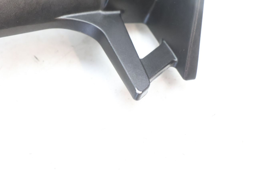 photo de PEDANA POSTERIORE DESTRA SUPPORTO YAMAHA FZ8 800 (2010 - 2016) - Dettagli dei punti di fissaggio