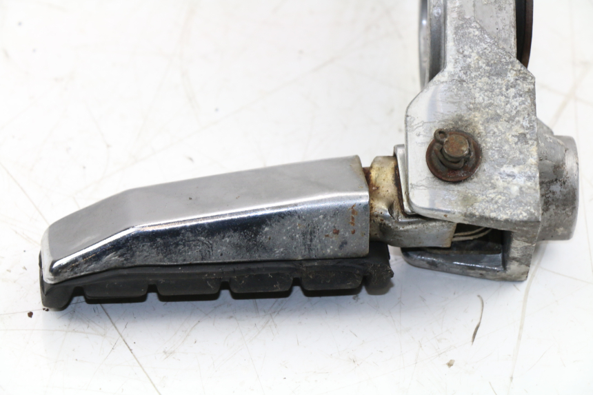 photo de PIASTRA PEDANA POSTERIORE DESTRA YAMAHA FZX FAZER 750 (1987 - 1998) - Angolazione alternativa