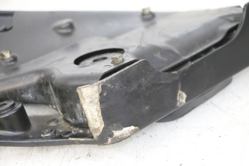 photo de PEDANA POSTERIORE DESTRA SUPPORTO GILERA NEXUS 300 (2008 - 2013) - Zoom sullo stato d'uso