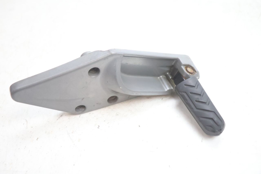 photo de PEDANA POSTERIORE DESTRA SUPPORTO GILERA GP 800 (2007 - 2013) - Vista principale