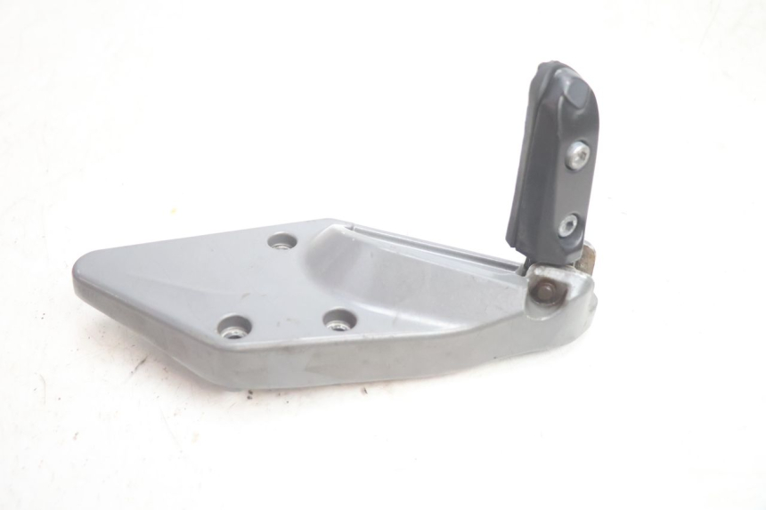 photo de PEDANA POSTERIORE DESTRA SUPPORTO GILERA GP 800 (2007 - 2013) - Altra angolazione