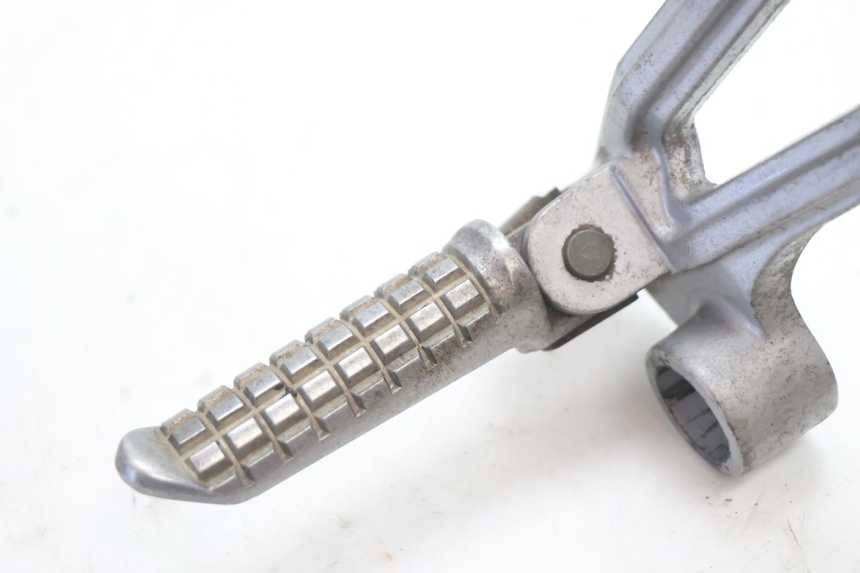 photo de PEDANA POSTERIORE DESTRA SUPPORTO KAWASAKI GPX F ZX750F 750 (1986 - 1990) - Dettaglio del componente