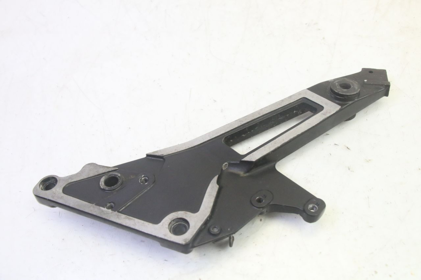 photo de PEDANA POSTERIORE DESTRA SUPPORTO KAWASAKI GPZ RX 1000 (1986 - 1988) - Altra angolazione