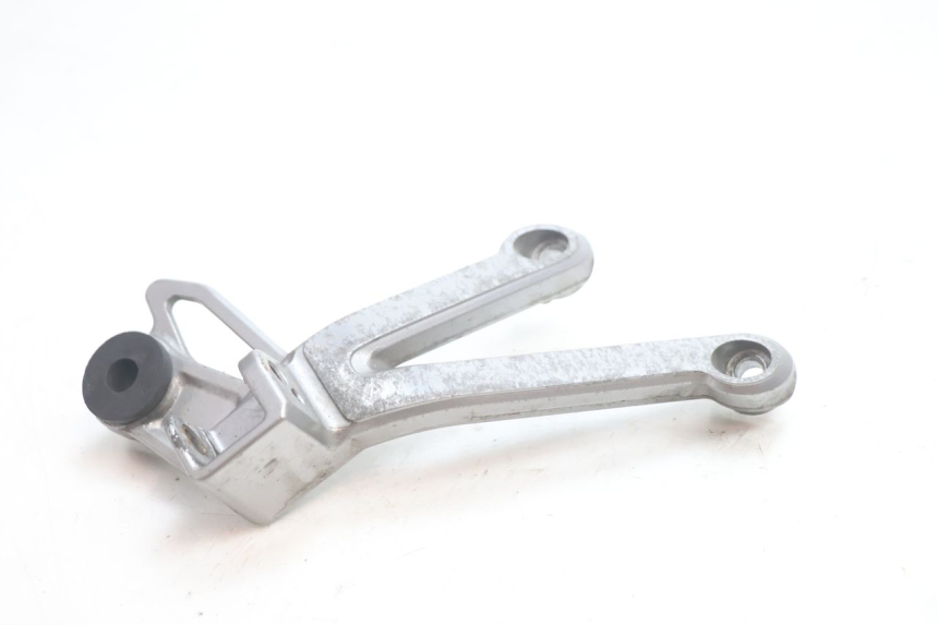 photo de PEDANA POSTERIORE DESTRA SUPPORTO SUZUKI GSF N BANDIT 1200 (2001 - 2005) - Dettaglio del componente