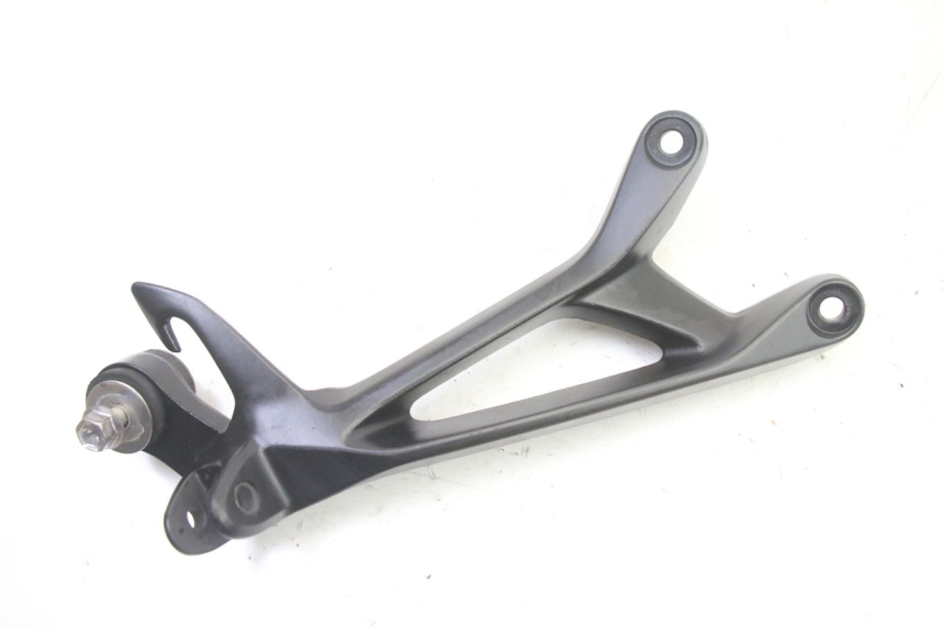 photo de PEDANA POSTERIORE DESTRA SUPPORTO SUZUKI GSR 750 (2011 - 2017) - Vista principale