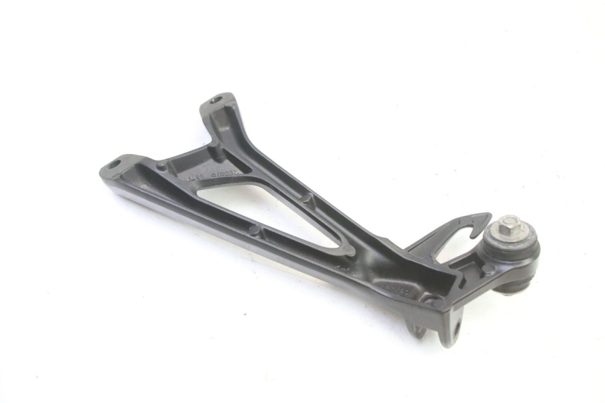 photo de PEDANA POSTERIORE DESTRA SUPPORTO SUZUKI GSR 750 (2011 - 2017) - Altra angolazione