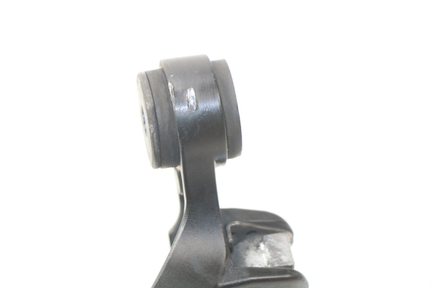 photo de PIASTRA PEDANA POSTERIORE DESTRA SUZUKI GSX-R GSXR 750 (2011 - 2016) - Dettaglio del componente