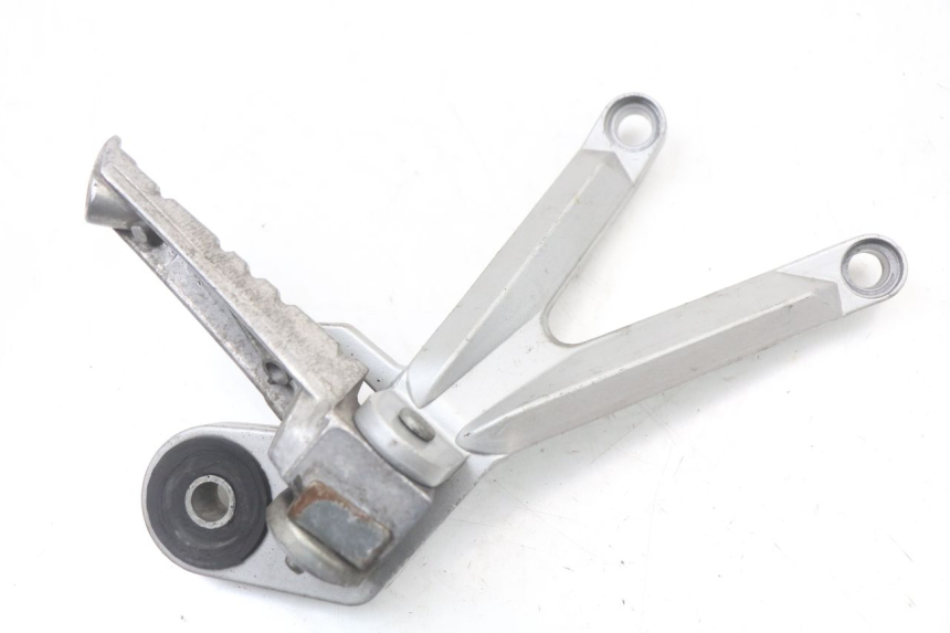 photo de PEDANA POSTERIORE DESTRA SUPPORTO HYOSUNG GTR 125 (2006 - 2008) - Vista principale