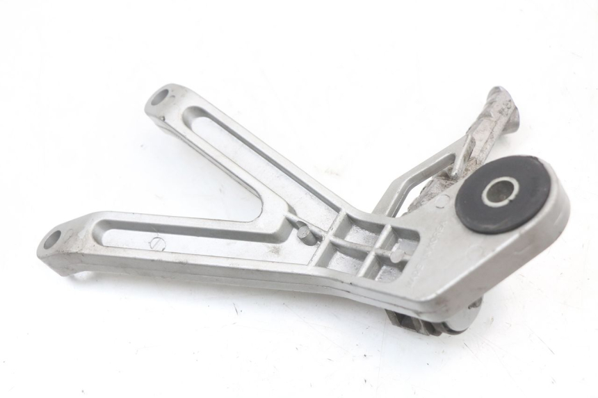 photo de PEDANA POSTERIORE DESTRA SUPPORTO HYOSUNG GTR 125 (2006 - 2008) - Vista d'insieme del prodotto