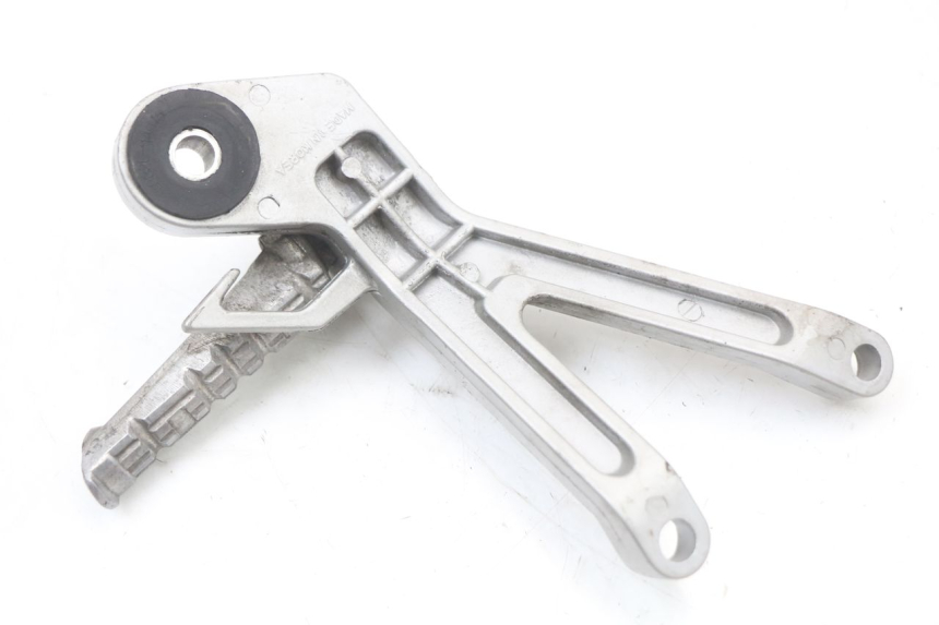 photo de PEDANA POSTERIORE DESTRA SUPPORTO HYOSUNG GTR 125 (2006 - 2008) - Dettagli dei punti di fissaggio