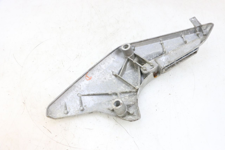 photo de PEDANA POSTERIORE DESTRA SUPPORTO JM MOTORS GTS 125 (2015 - 2019) - Dettagli dei punti di fissaggio