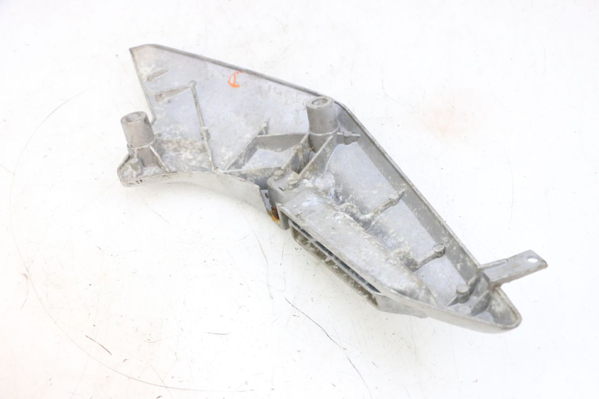 photo de PEDANA POSTERIORE DESTRA SUPPORTO JM MOTORS GTS 125 (2015 - 2019) - Stato della superficie e materiale