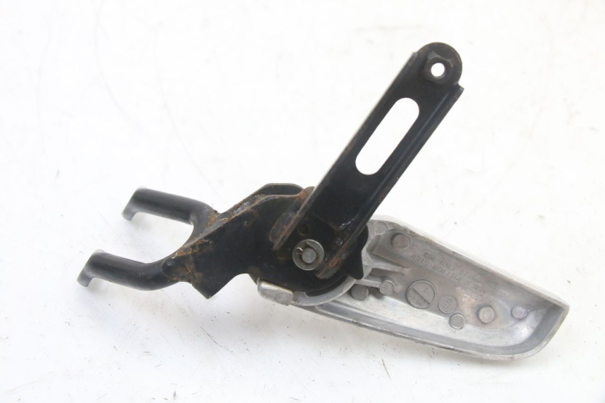 photo de PIASTRA PEDANA POSTERIORE DESTRA HONDA PCX (JF57/JF64) 125 (2014 - 2018) - Dettagli dei punti di fissaggio