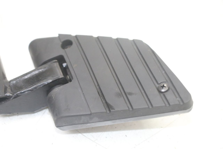 photo de PIASTRA PEDANA POSTERIORE DESTRA KYMCO PEOPLE S 125 (2000 - 2008) - Zoom sullo stato d'uso