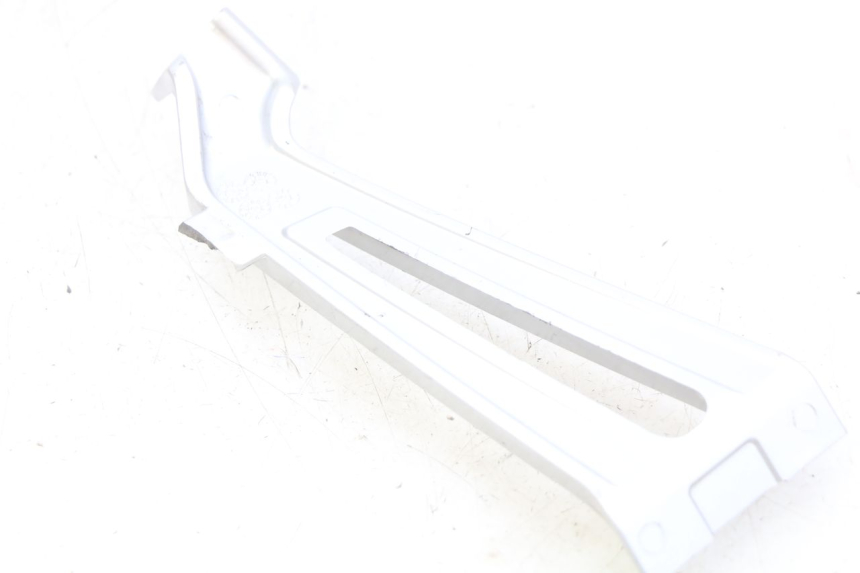 photo de PIASTRA PEDANA POSTERIORE DESTRA YAMAHA MT ABS 125 (2014 - 2018) - Altra angolazione