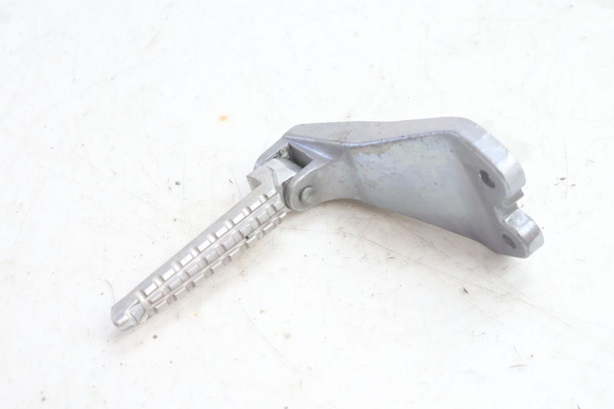 photo de PEDANA POSTERIORE DESTRA SUPPORTO YAMAHA N-MAX NMAX 125 (2021 - 2024) - Altra angolazione
