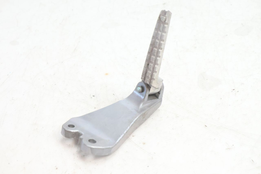 photo de PEDANA POSTERIORE DESTRA SUPPORTO YAMAHA N-MAX NMAX 125 (2021 - 2024) - Primo piano tecnico
