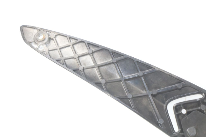 photo de PIASTRA PEDANA POSTERIORE DESTRA GILERA NEXUS 125 (2009 - 2013) - Primo piano tecnico