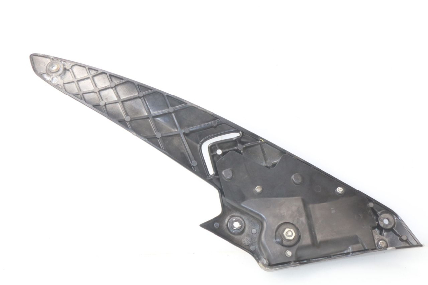 photo de PIASTRA PEDANA POSTERIORE DESTRA GILERA NEXUS 125 (2009 - 2013) - Dettagli dei punti di fissaggio