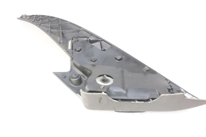 photo de PIASTRA PEDANA POSTERIORE DESTRA GILERA NEXUS 125 (2009 - 2013) - Zoom sullo stato d'uso