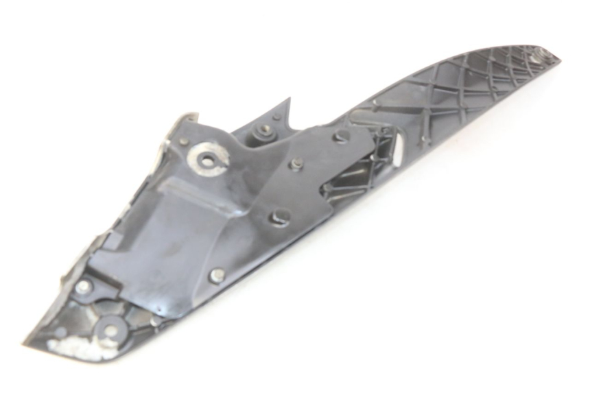 photo de PIASTRA PEDANA POSTERIORE DESTRA GILERA NEXUS 125 (2009 - 2013) - Altra angolazione