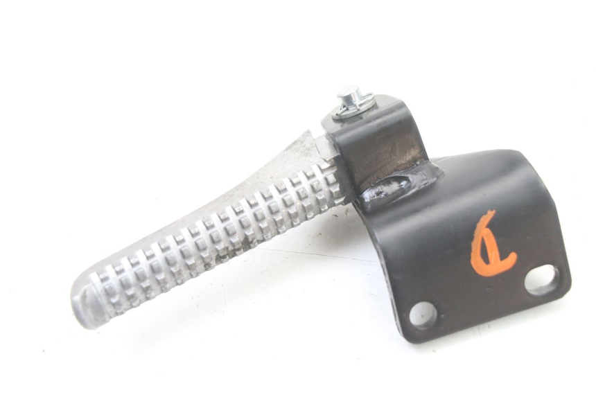 photo de PEDANA POSTERIORE DESTRA SUPPORTO PIAGGIO NRG POWER PUREJET 50 (2018 - 2021) - Zoom sullo stato d'uso