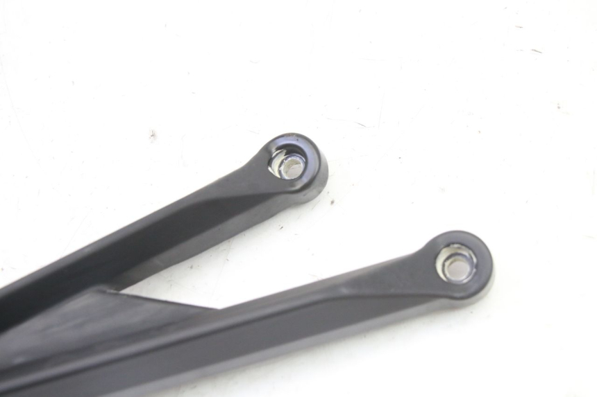 photo de PEDANA POSTERIORE DESTRA SUPPORTO MAG POWER R-STREET 50 (2016 - 2025) - Zoom sullo stato d'uso