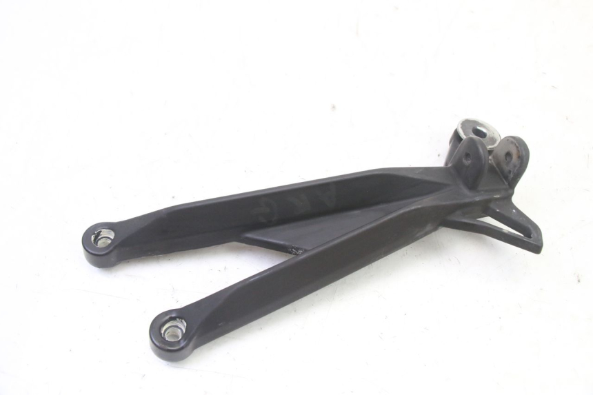 photo de PEDANA POSTERIORE DESTRA SUPPORTO MAG POWER R-STREET 50 (2016 - 2025) - Altra angolazione