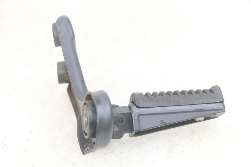 photo de PIASTRA PEDANA POSTERIORE DESTRA YAMASAKI ROADSTER 50 (2013 - 2018) - Altra angolazione