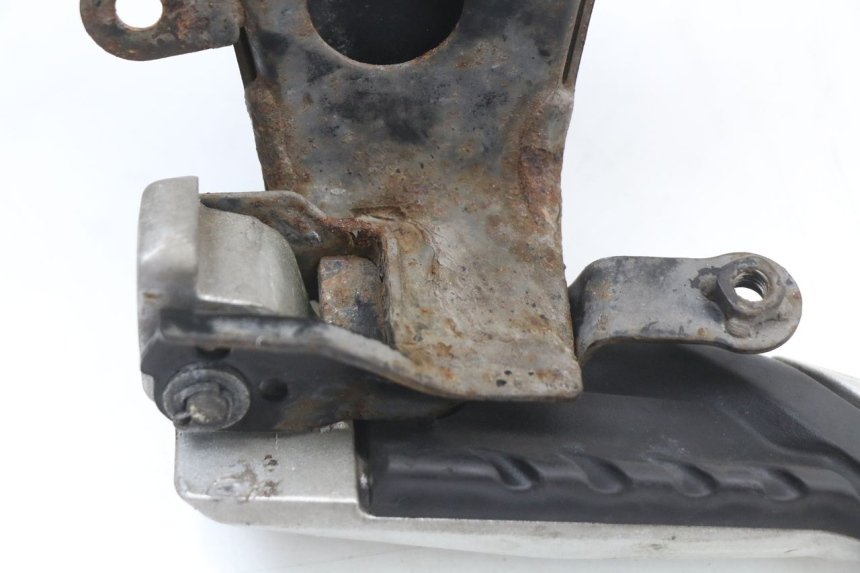 photo de PEDANA POSTERIORE DESTRA SUPPORTO HONDA SH ABS 125 (2012 - 2017) - Dettagli dei punti di fissaggio