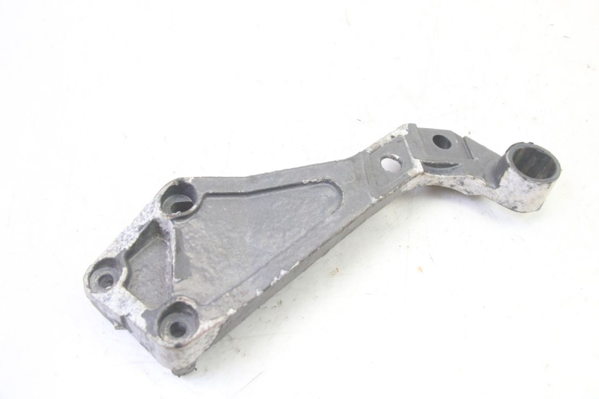 photo de PEDANA POSTERIORE DESTRA SUPPORTO TRIUMPH SPRINT 900 (1995 - 1998) - Vista d'insieme del prodotto