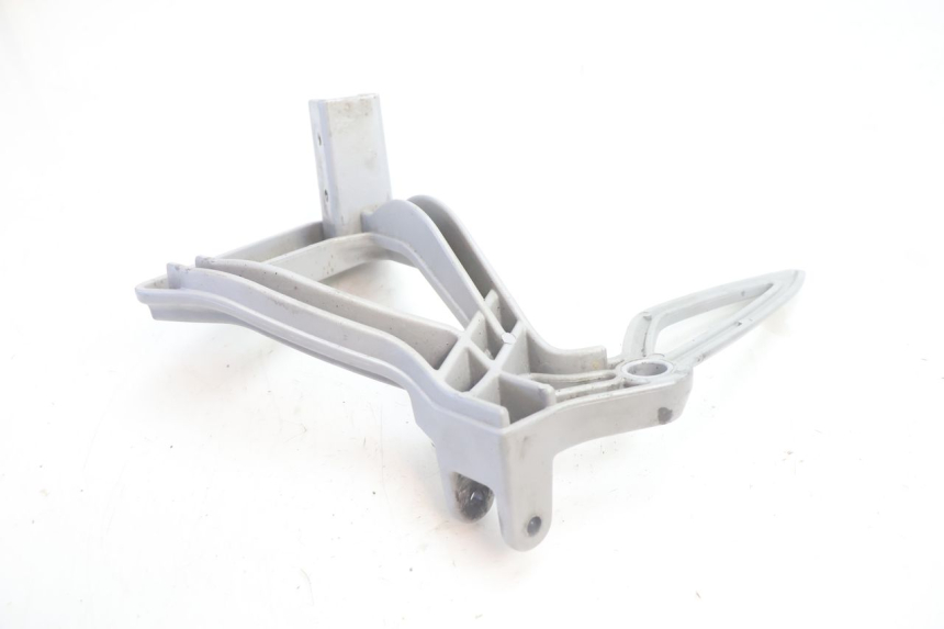 photo de PEDANA POSTERIORE DESTRA SUPPORTO CAN-AM SPYDER RS 1000 (2008 - 2012) - Primo piano tecnico