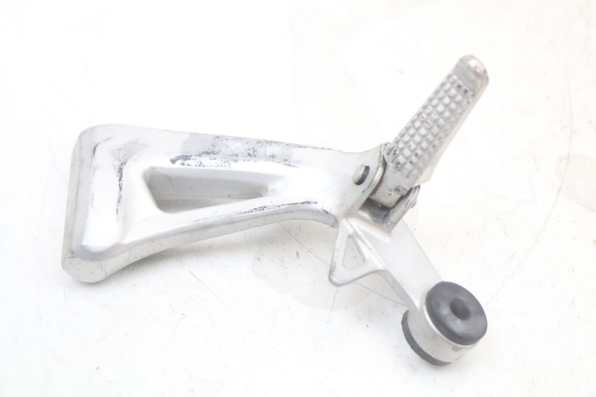 photo de PIASTRA PEDANA POSTERIORE DESTRA SUZUKI SV N 650 (1999 - 2002) - Dettaglio del componente